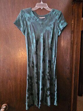 Dark Green Floral Pattern Jay Jacobs Dress Size 8 -- No Visible Signs of Wear